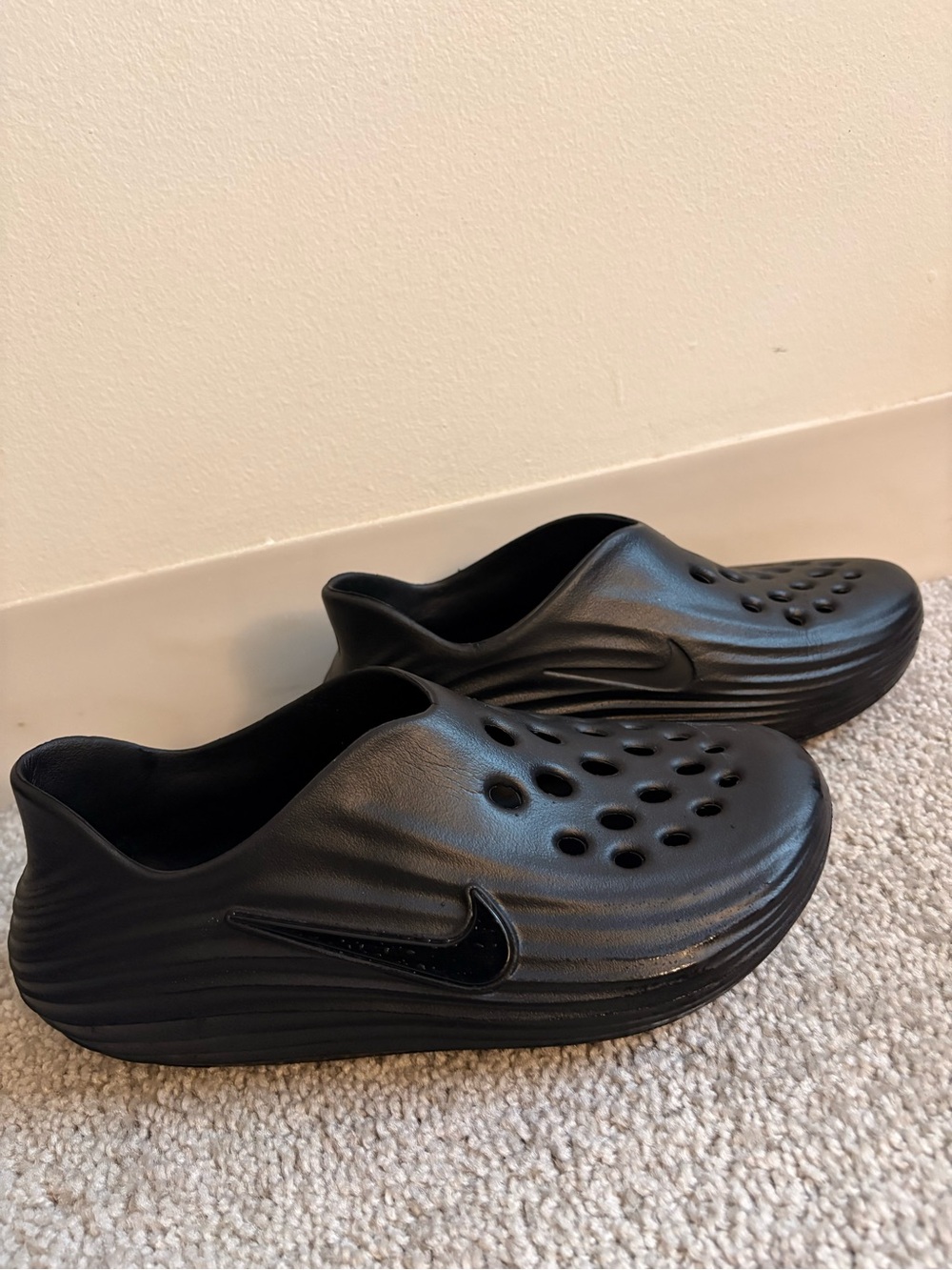 Nike ReactX Black Slip-On Clogs